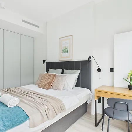 Prosta 69d Superapart Varšava