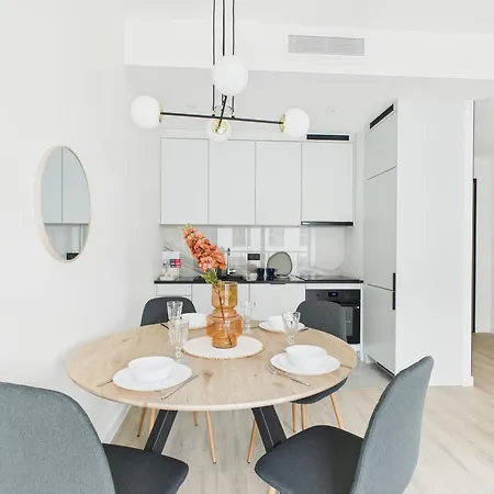 Prosta 69d Superapart Apartmán Varšava