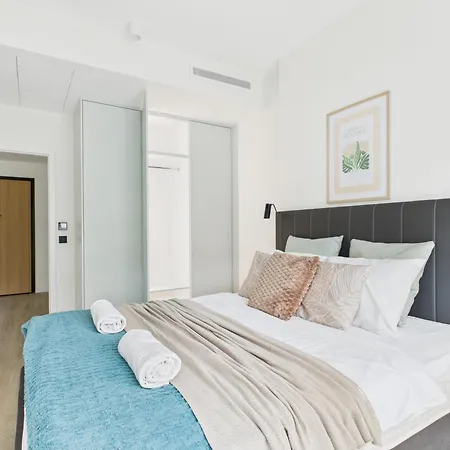 Prosta 69d Superapart * Varsovia